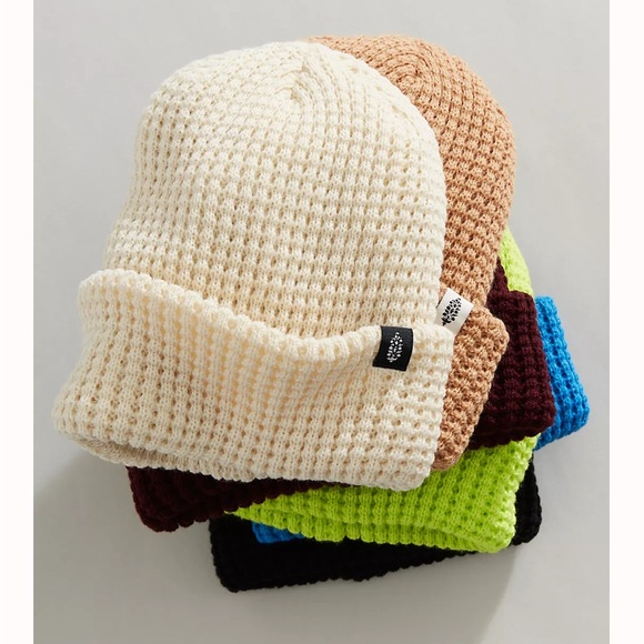 Free People Movement Winter White Cool Down Beanie acrylic hat warm soft cream - Picture 2 of 10